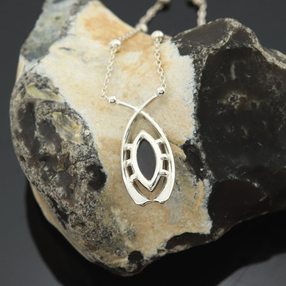 Sterling silver necklace with natural Baltic amber - Picture 11 of 11